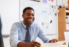 ما هو مفهوم التدريس والفرق بين الاستراتيجية والطريقة والاسلوب