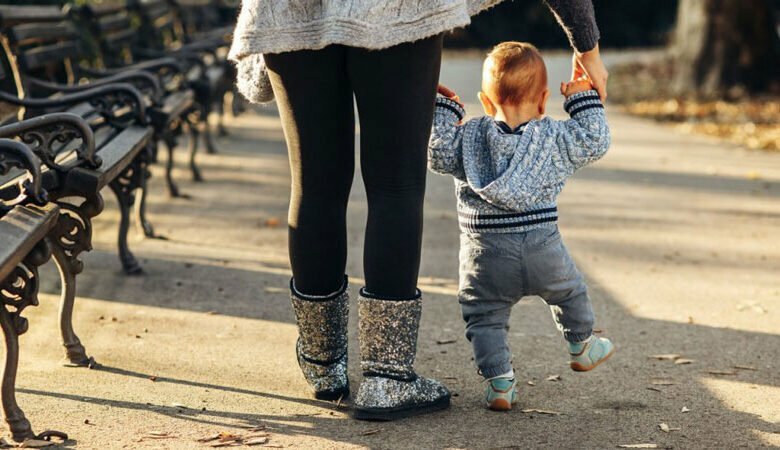 كيف أعلم طفلي المشي 3 نصائح تشجع طفلك علي المشي بأمان