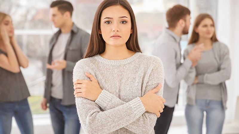 خجل المراهقة - لماذا يخجل بعض المراهقين وكيف تنقذ نفسك من الخجل