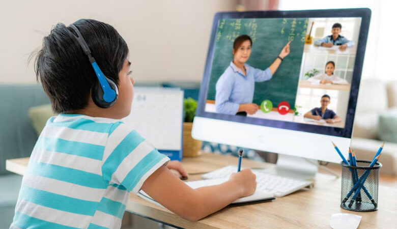 دور المعلم في مساعدة التلاميذ علي التعلم من الانترنت